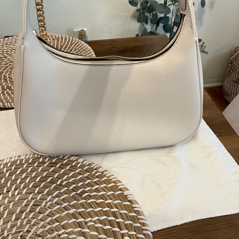 Michael Kors Cream Shoulder Bag with Gold Accent - Picture 5 of 16